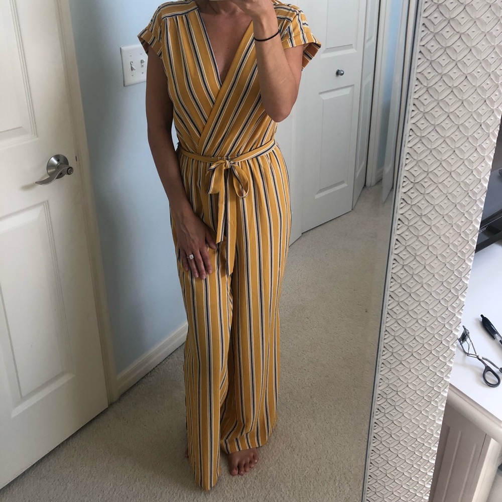 💛NWT- yellow jumpsuit with waist tie💛
